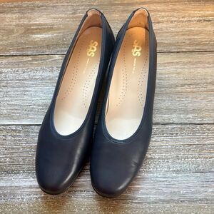SAS Milano Pump Womens 9.5 N Navy Blue Leather Heel Comfort Shoe Classic USA